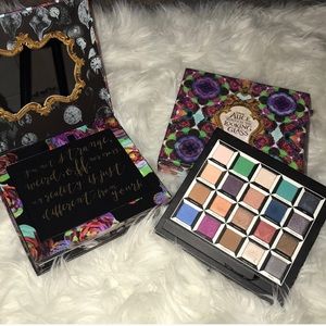 Alice Through The Looking Glass Palette